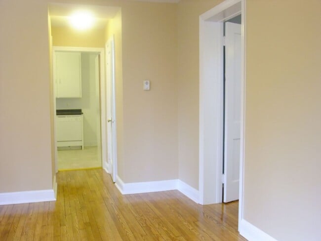 Photo - 8405 Greenwood Ave Unidad 3