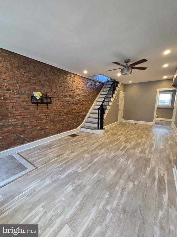 Photo - 104 Emily St