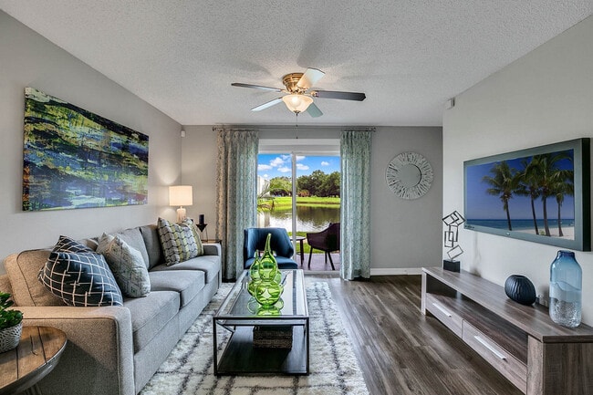 Photo - Lakeside Central Apartments