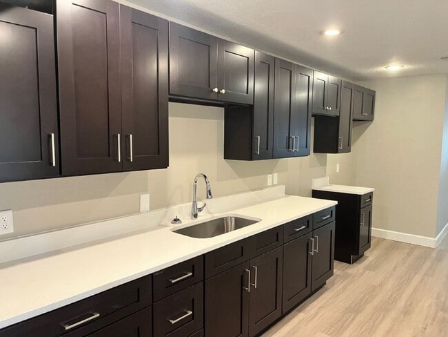 Photo - 1539 Hialeah St