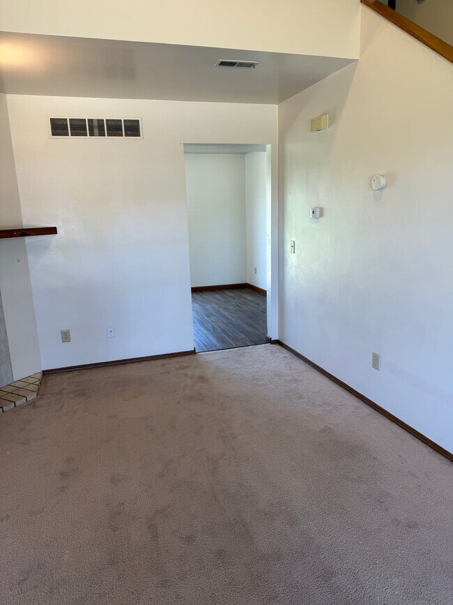 Photo - 111 Longacre Dr