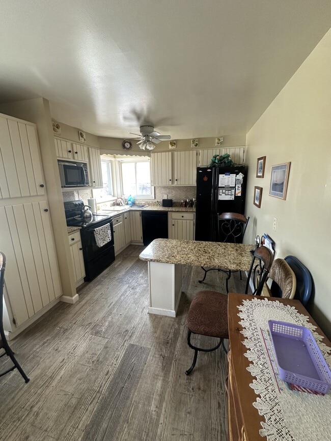 Photo - 6542 Teller St