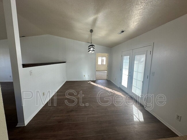 Photo - 3059 Bayberry Cir