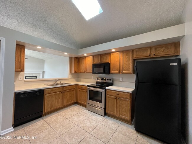 Photo - 1138 Homard Blvd E