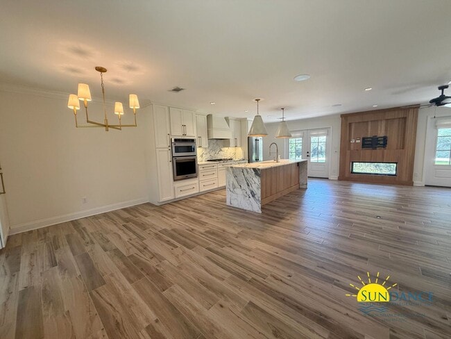 Photo - Exquisite Designer Home in Central Fort Walton Beach