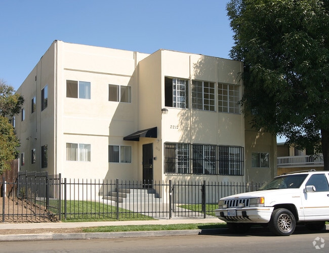 Building Photo - 2212 Myrtle Ave Rental