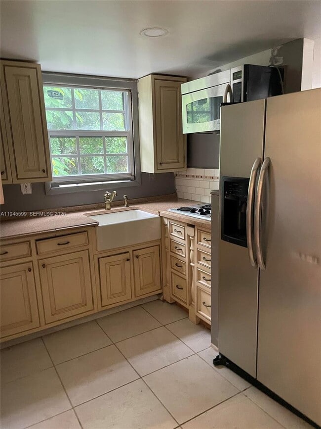 Building Photo - 3XXX Jackson Blvd Unit E