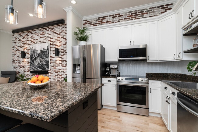 Photo - Poinsett Corners / Unit 110