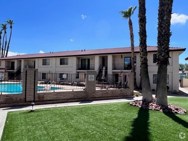 Building Photo - 2BR 1 Ba Lower Unit 47 Rental