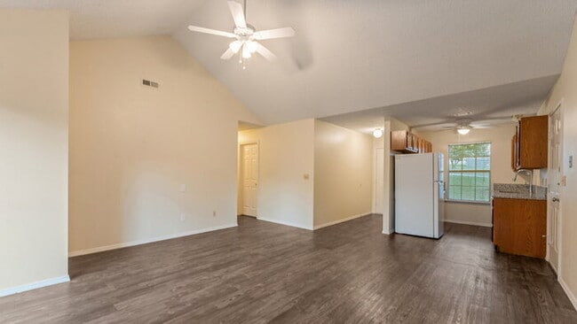 Photo - "Cozy 3-Bedroom Fayetteville Home with Mod...