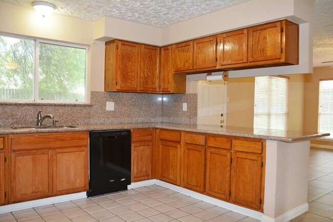 3703 Embarcadero Dr