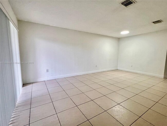 Photo - 4704 NW 114th Ave Unit 204-1