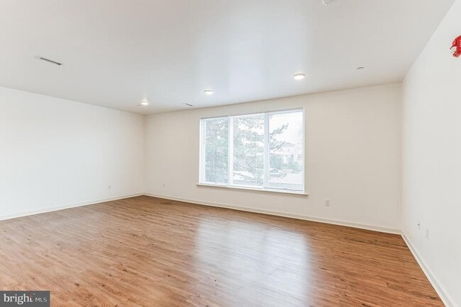 Photo - 6157 Ridge Ave Unidad 207