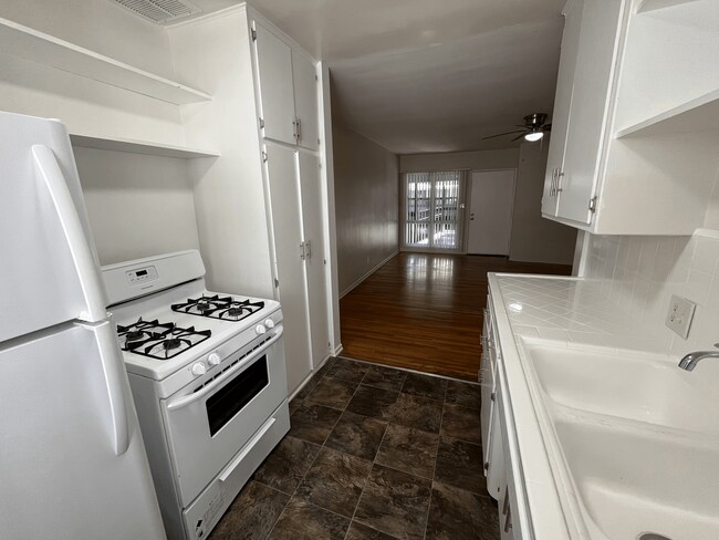 Photo - 652 Veteran Ave