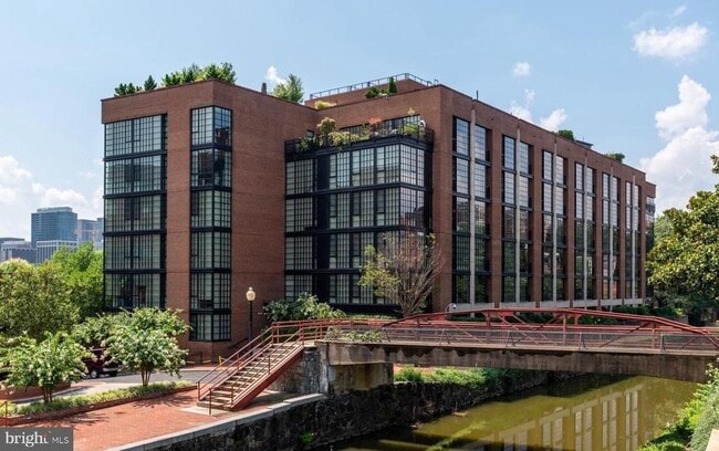 Photo - 3303 Water St NW Unidad 3L