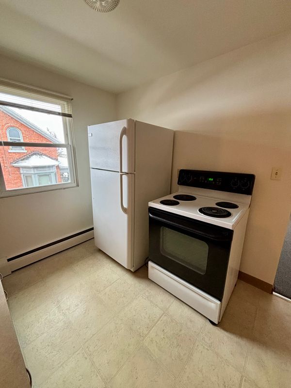 Photo - 5333 Broadway, 4