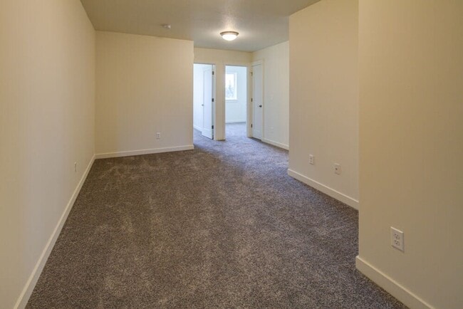 Photo - End unit Pahlish Townhome!