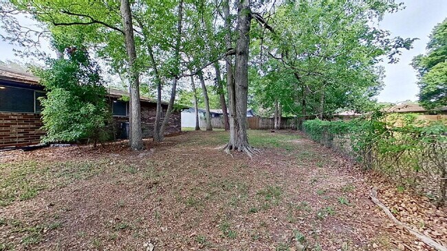 Photo - Welcome home to this beautiful brick 3-bedroom