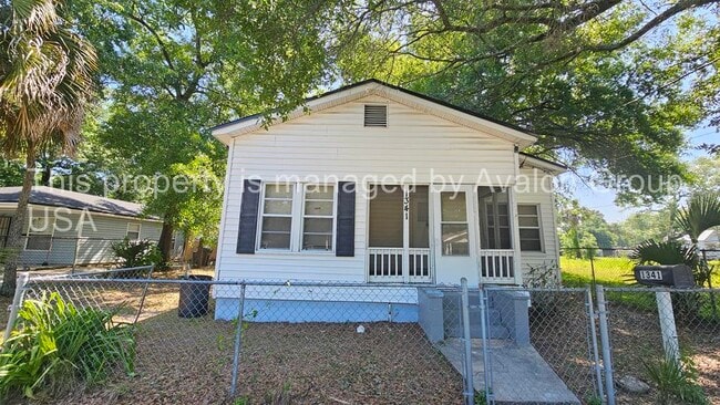 Building Photo - 1341 Franklin St Rental