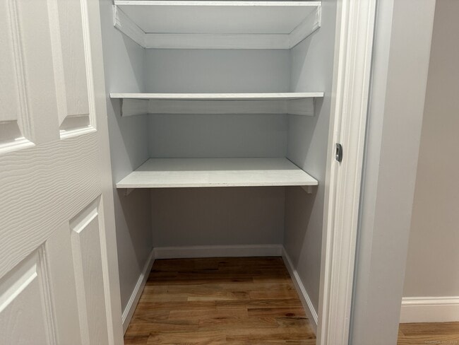 Building Photo - 755 Hart St