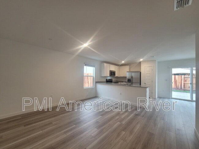 Photo - 7433 Penfield Dr