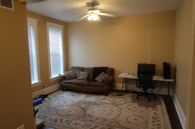 Photo - 1547 W Blackhawk St Unit 4C