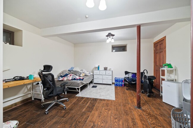 Photo - 711 Emerson St