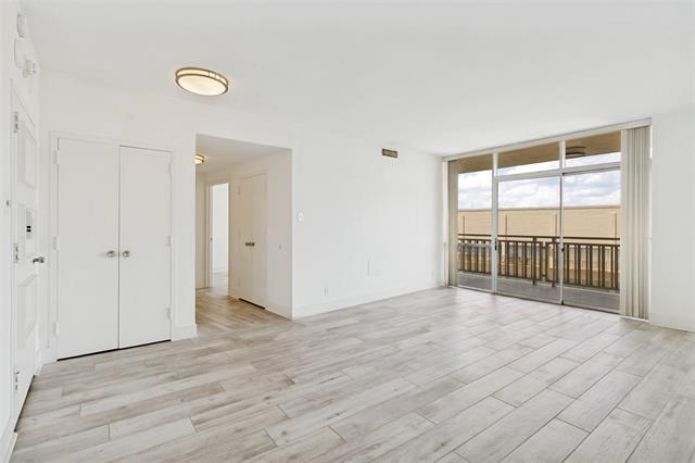 6211 W Northwest Hwy Unit 1004