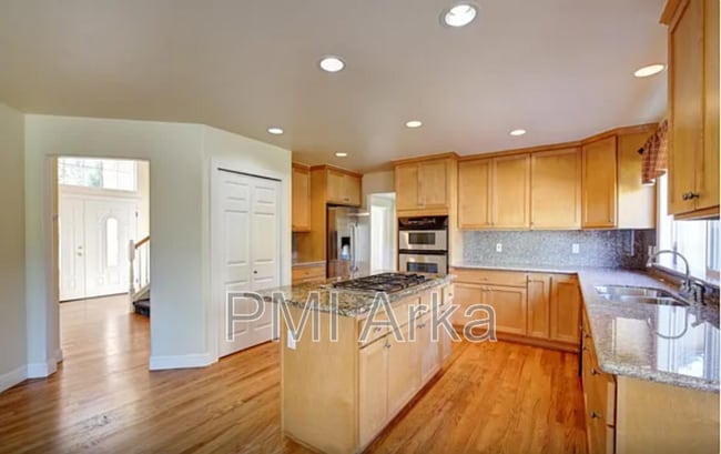 Photo - 10260 NE 30th Pl