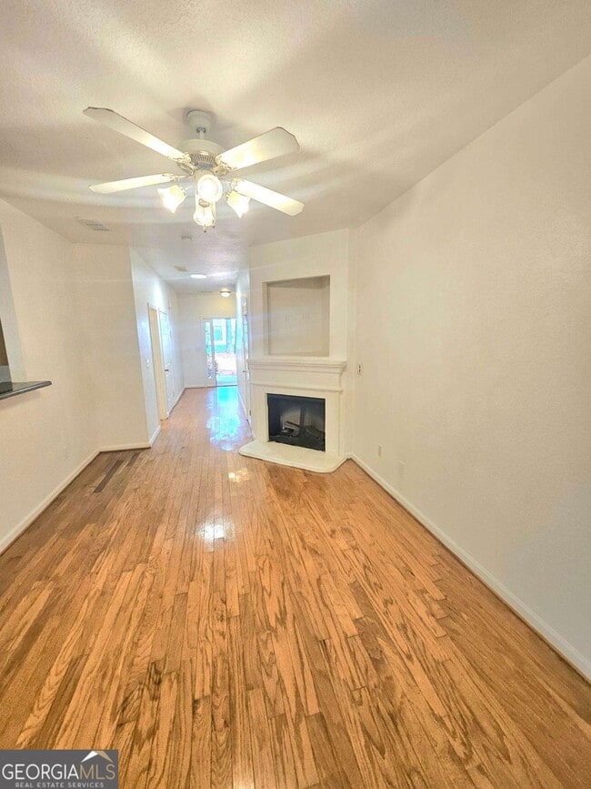Photo - 322 Brookview Dr