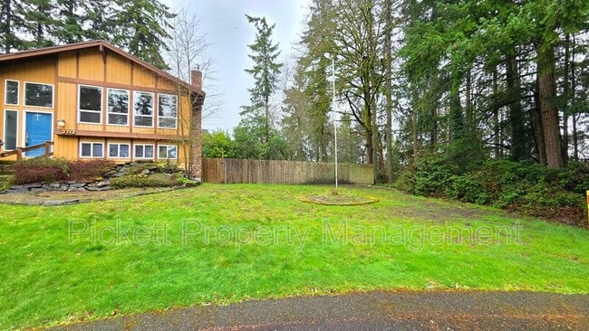 Photo - 3712 NW Highland Ct