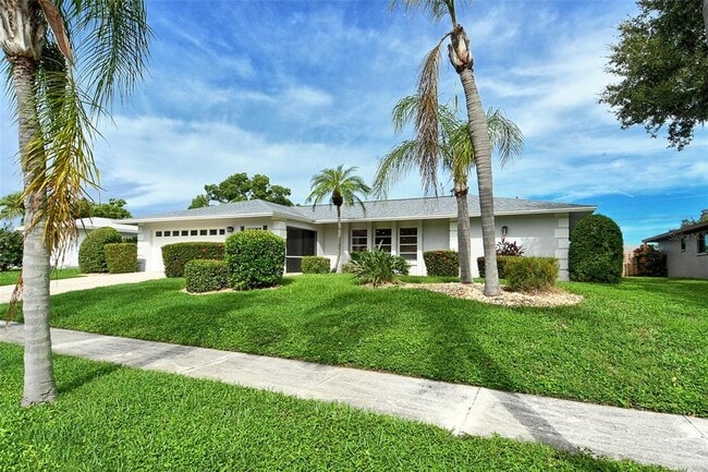Photo - 6722 Roxbury Dr