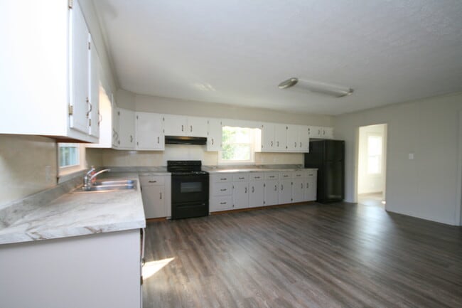 Photo - 8848 Sims Rd