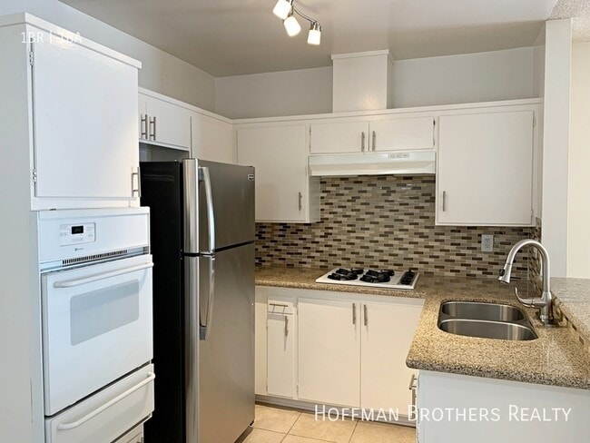 Photo - 1521 E Windsor Rd Unidad 10