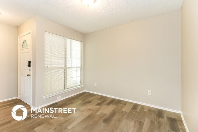 Photo - 6111 Inks Lake Dr