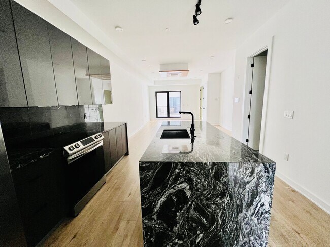 Photo - 1306 N Front St Unidad 2F