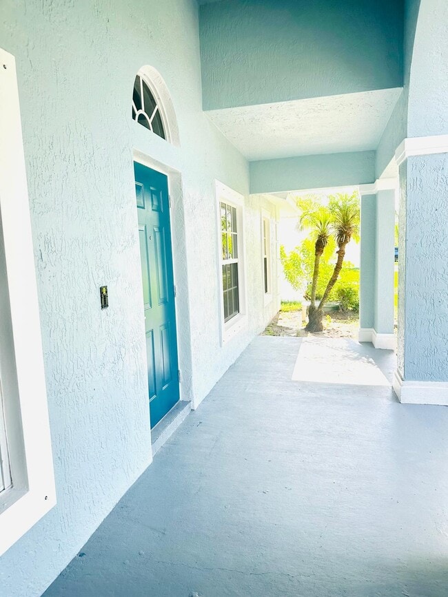 Photo - 549 SW Prater Ave