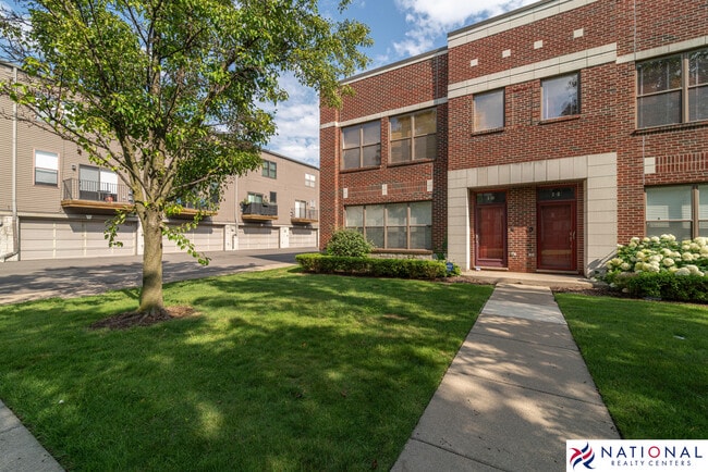 Photo - 10 W Bethune St Rental