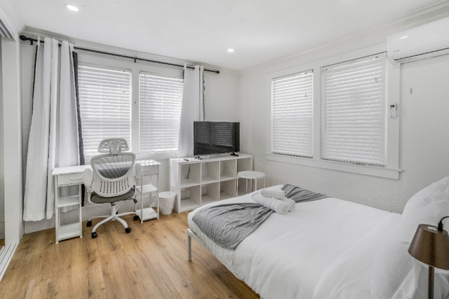 Photo - 312 La France Ave Unidad 312A