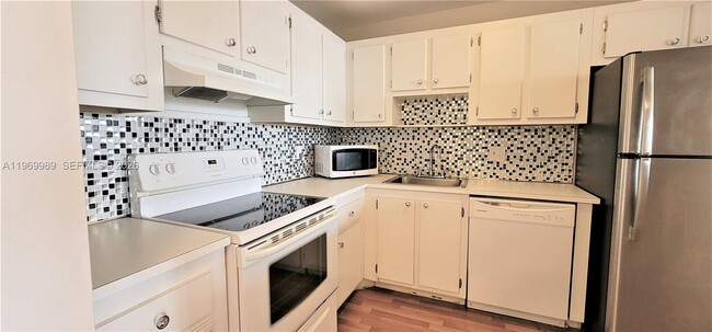 Photo - 1300 NE Miami Gardens Dr Unit 819E