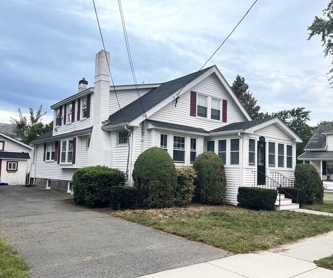 Building Photo - 105 Narragansett Rd Rental