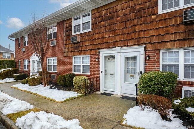 Building Photo - 1 Anchorage Ln Unit 2B