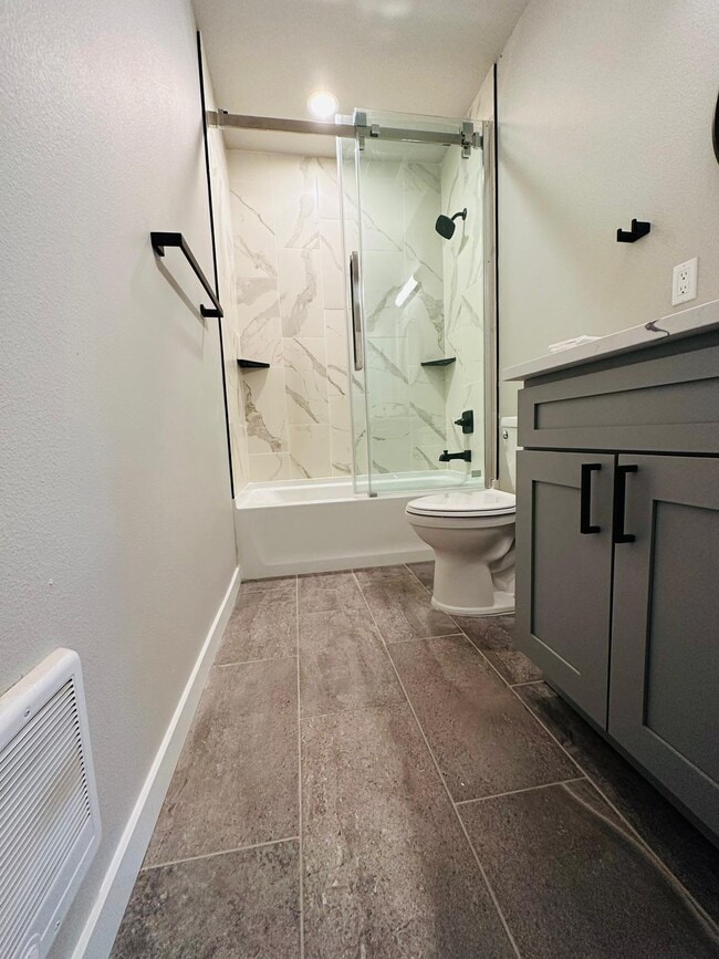 Photo - 2715 Maple St