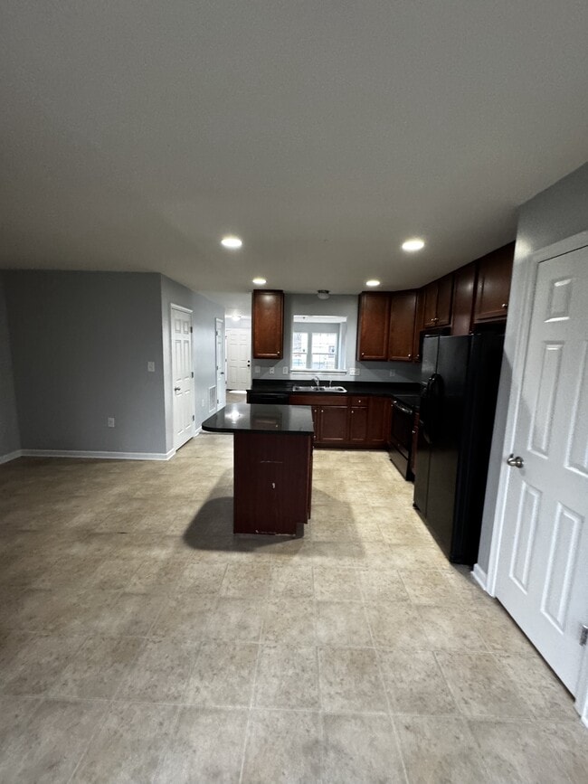 Photo - 113 Carnegie Links Dr