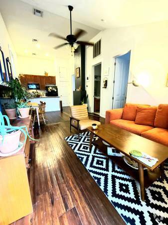 Building Photo - 410 N Tonti St Rental
