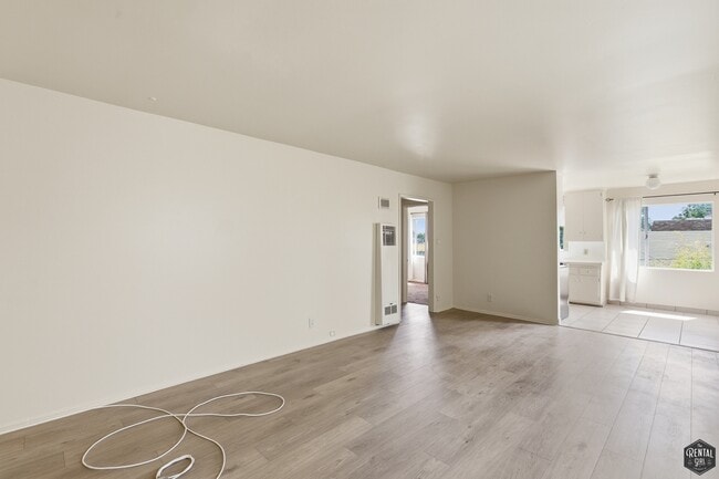 Building Photo - 3757 Glendon Ave Unit D