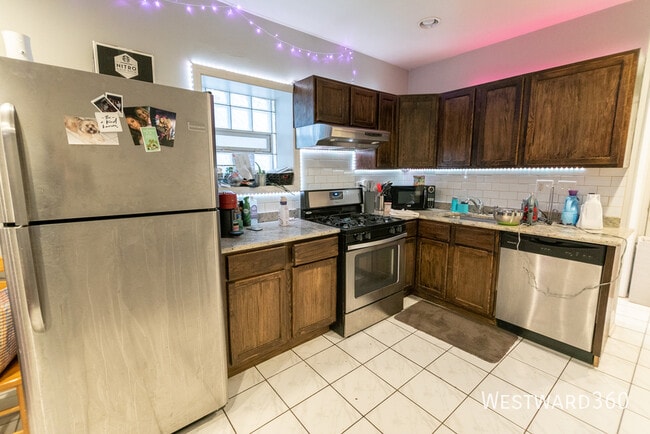 Photo - 2844 N Whipple St Unit CH1
