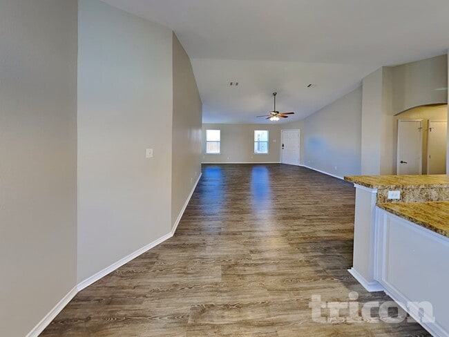 1245 W Cottonwood Dr