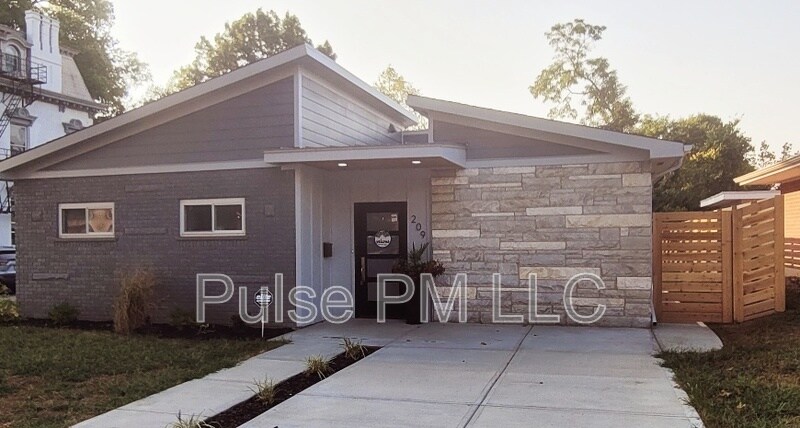 Photo - 209 Levassor Place