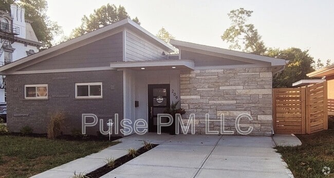 Building Photo - 209 Levassor Pl Rental